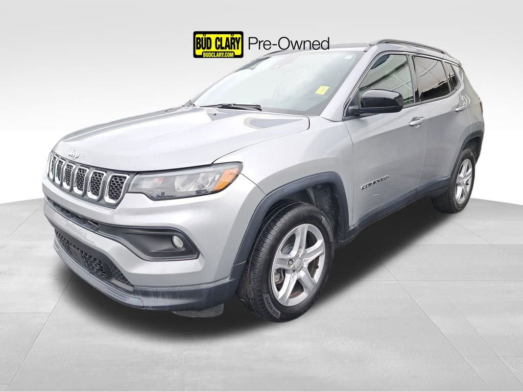 Used 2023 Jeep Compass Latitude image 1