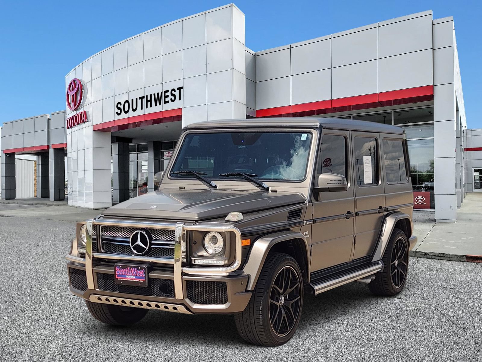 Used 2017 Mercedes-Benz G 65 AMG 4MATIC image 2