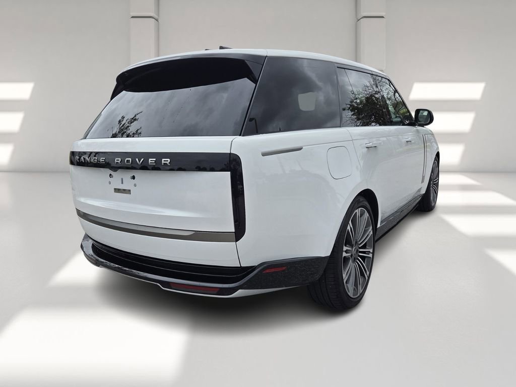 Used 2024 Land Rover Range Rover SE AWD/4WD image 5