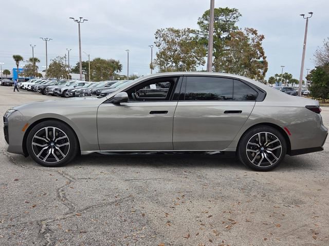 Used 2024 BMW 740i xDrive w/ Premium Package AWD/4WD image 4