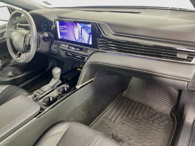 Used 2025 Toyota Camry XSE FWD image 31