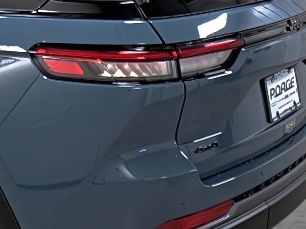 New 2026 Jeep Grand Cherokee Limited image 10