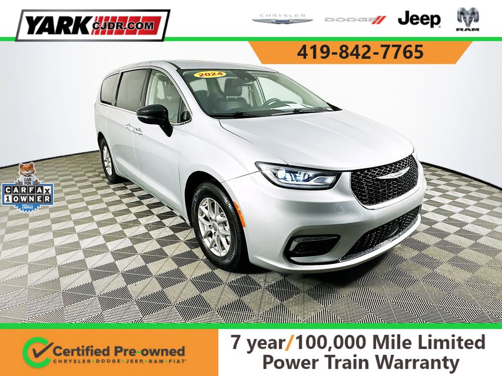 Used 2024 Chrysler Pacifica Touring-L image 1