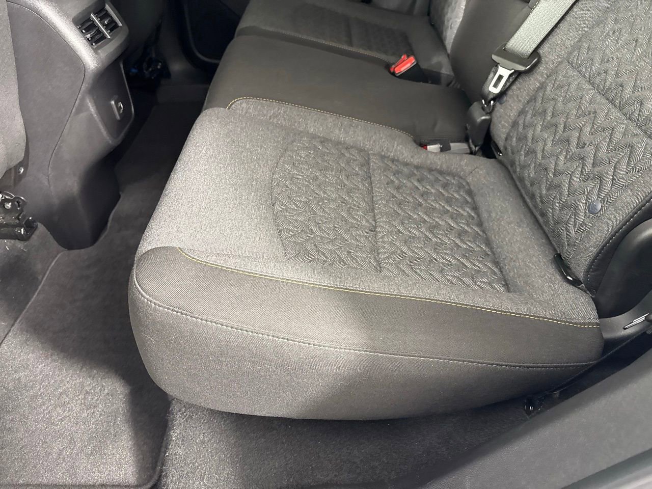 Used 2023 Chevrolet Equinox LT image 25