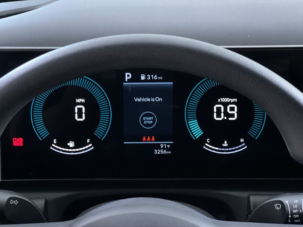 Used 2025 Hyundai Santa Cruz SE image 17