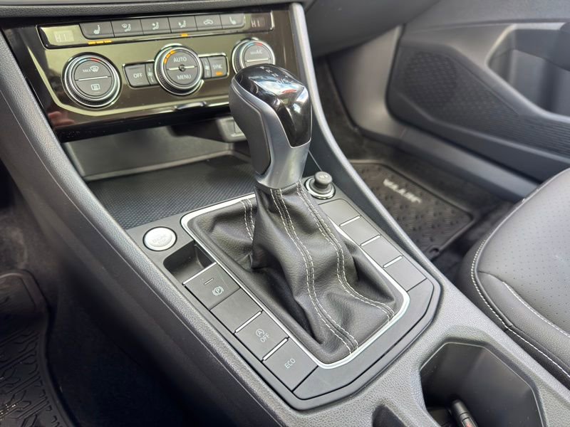 Used 2024 Volkswagen Jetta SE image 20