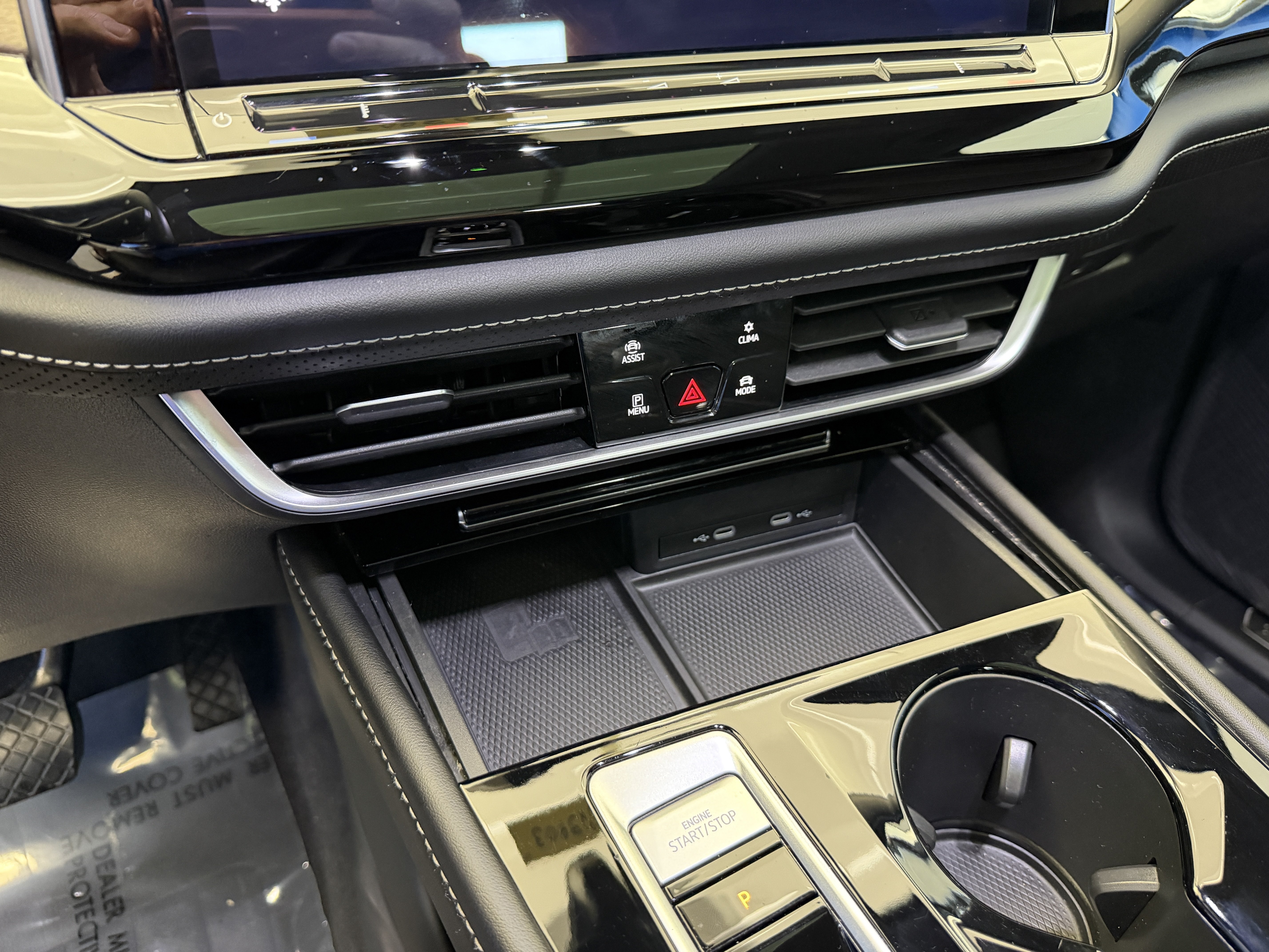Certified 2024 Volkswagen Atlas SE FWD image 20