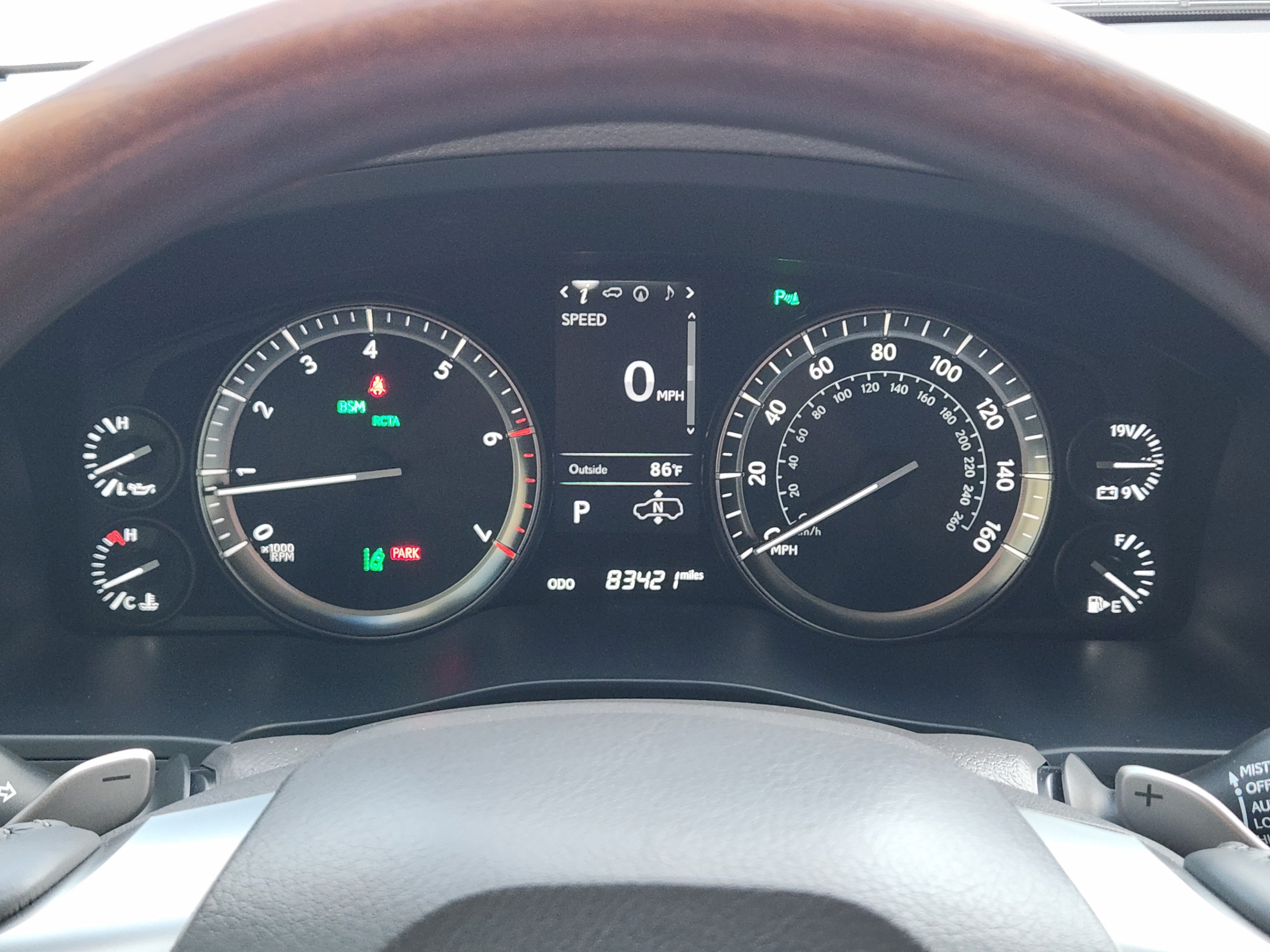 Used 2016 Lexus LX 570 4WD w/ Luxury Package image 10