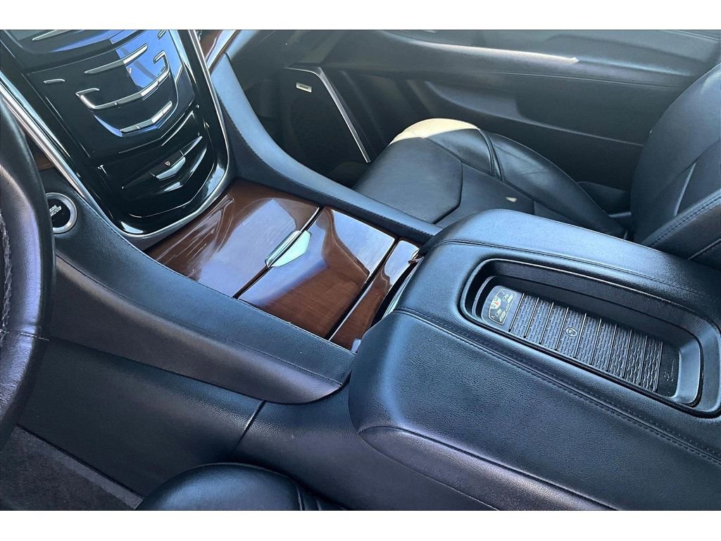 Used 2019 Cadillac Escalade ESV Premium Luxury AWD/4WD image 15