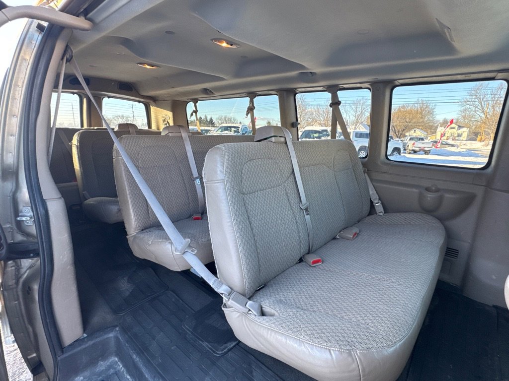 Used 2008 GMC Savana 3500 G3500 w/ LT Preferred Equipment Group image 12