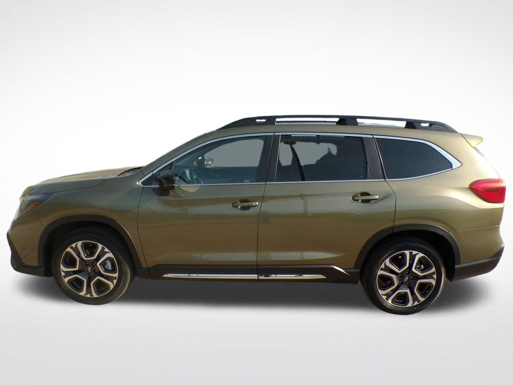 Used 2025 Subaru Ascent Limited AWD/4WD image 2