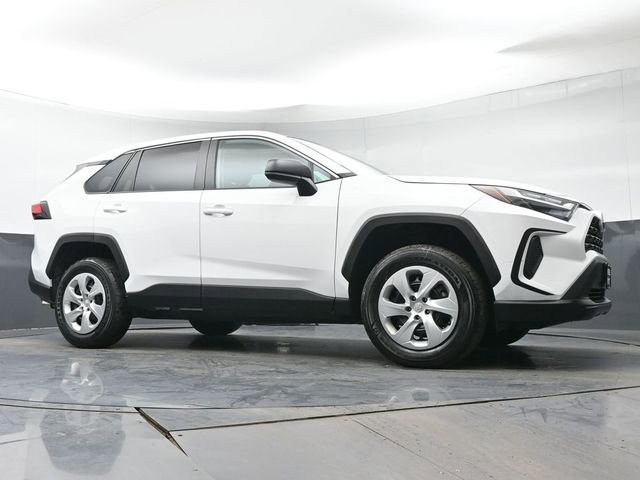 Certified 2023 Toyota RAV4 LE AWD/4WD image 32
