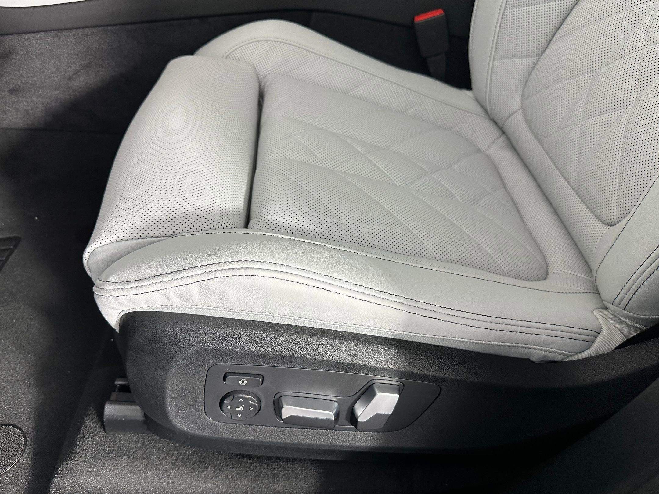 Used 2026 BMW X5 sDrive40i RWD image 11