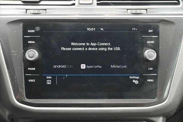 Used 2018 Volkswagen Tiguan SE FWD image 12