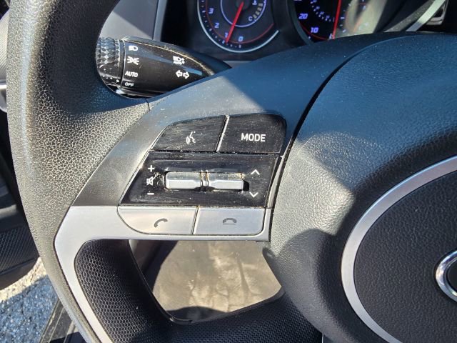 Used 2021 Hyundai Elantra SEL image 17