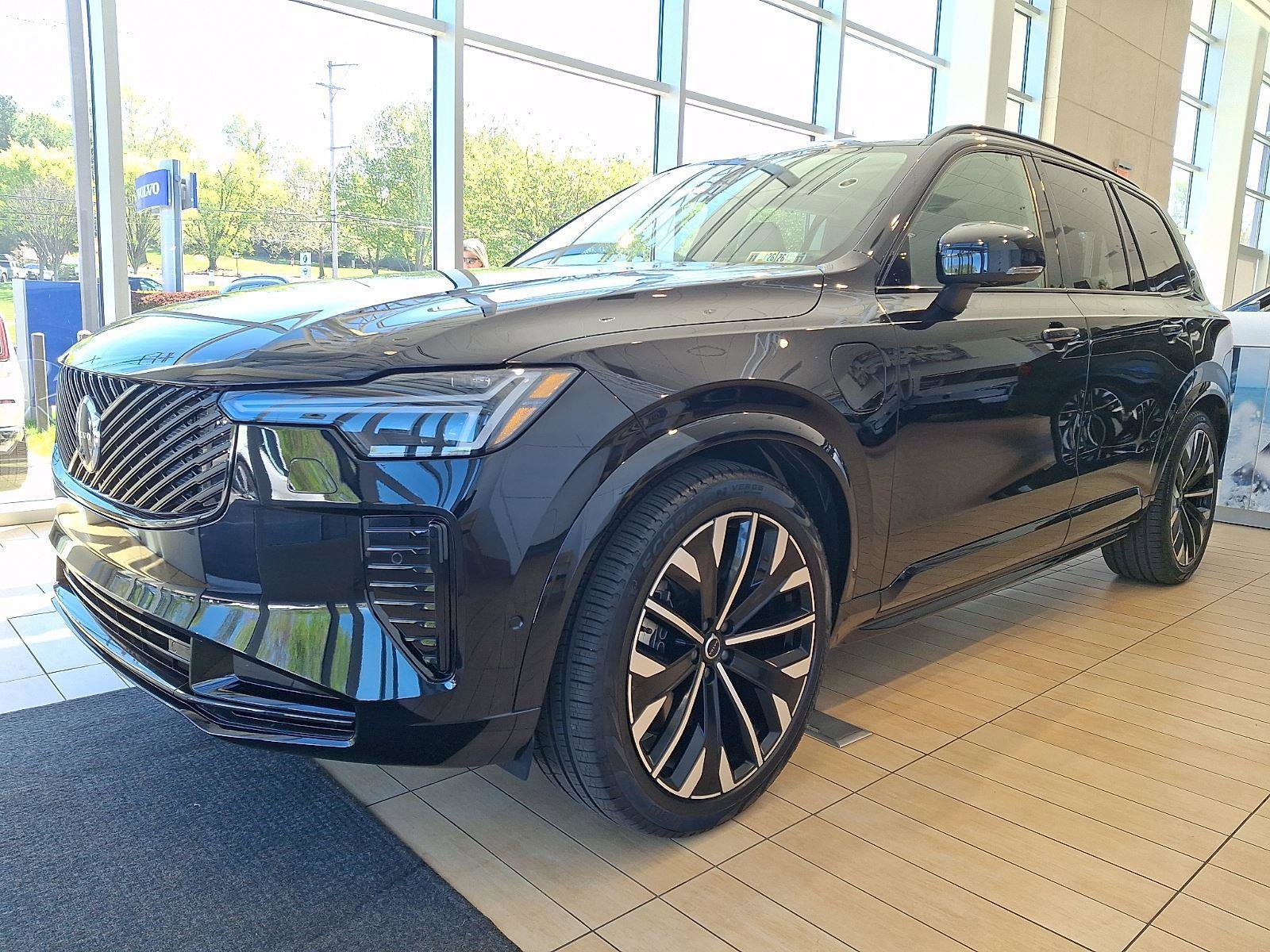 Certified 2026 Volvo XC90 T8 Ultra AWD/4WD image 2