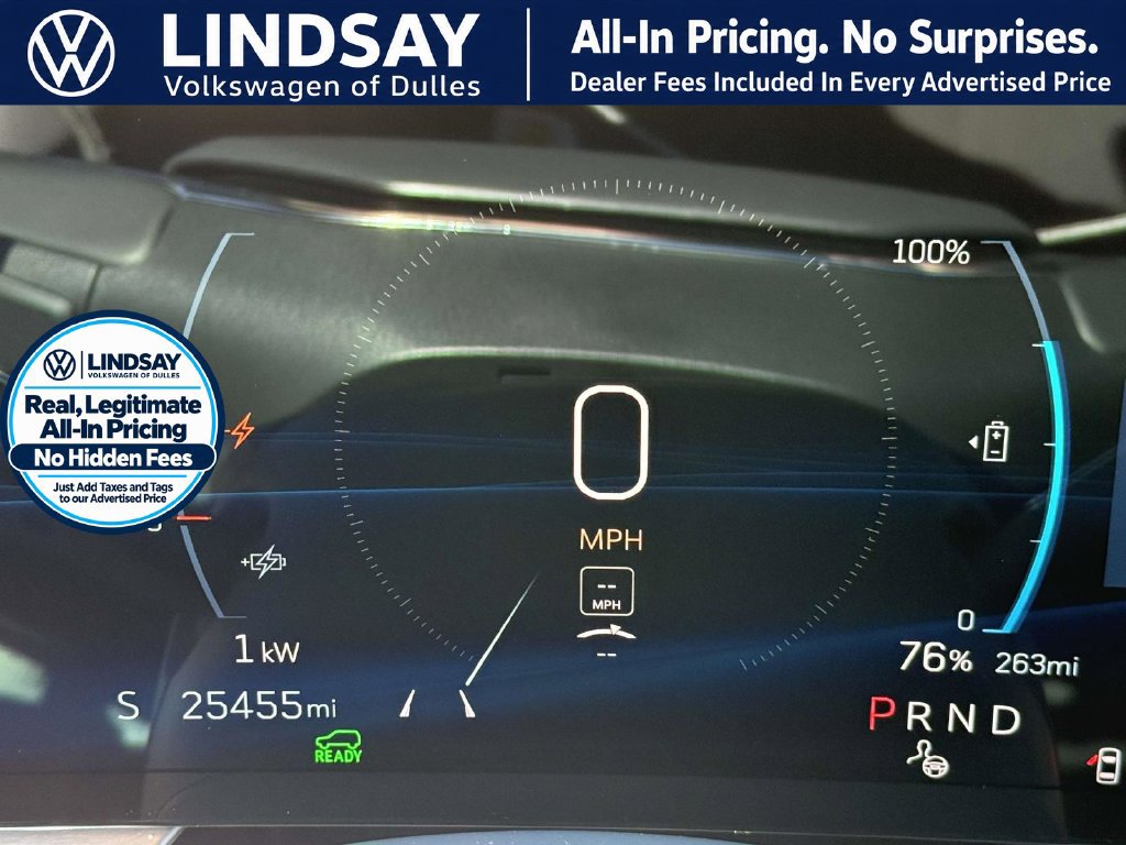 Used 2025 Cadillac Lyriq Luxury AWD/4WD image 25