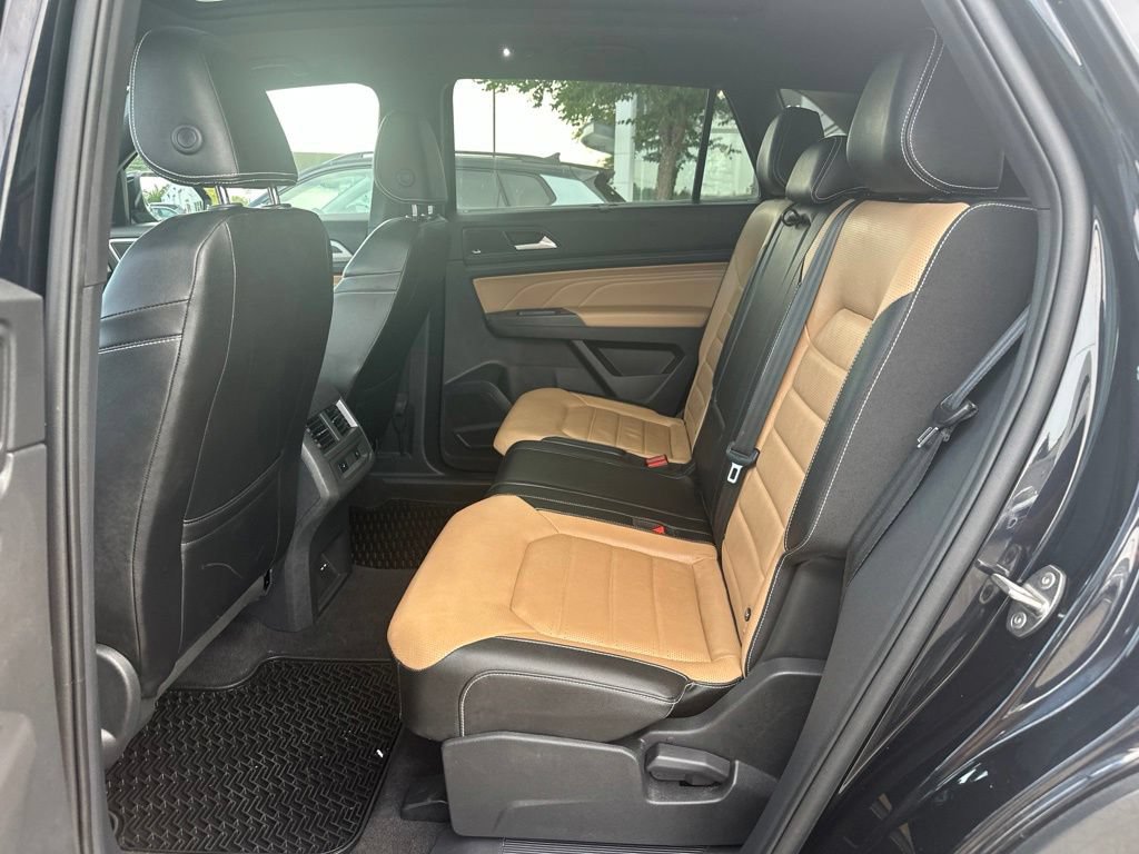 Used 2023 Volkswagen Atlas Cross Sport SEL Premium R-Line AWD/4WD image 35