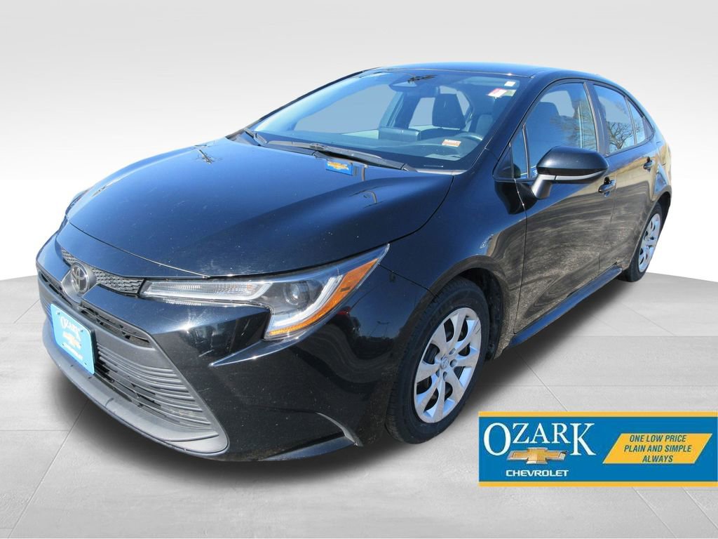Used 2023 Toyota Corolla LE image 1