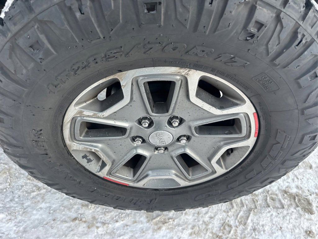 Used 2018 Jeep Wrangler Unlimited Rubicon w/ Cold Weather Group image 19