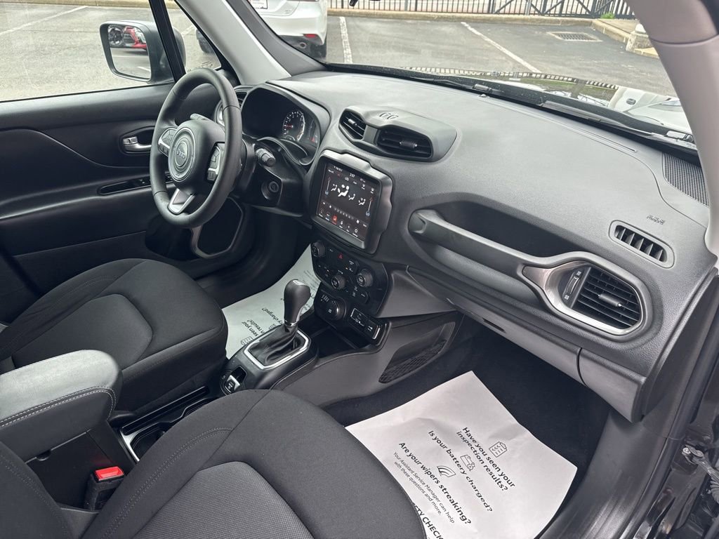 Used 2023 Jeep Renegade Latitude AWD/4WD image 23