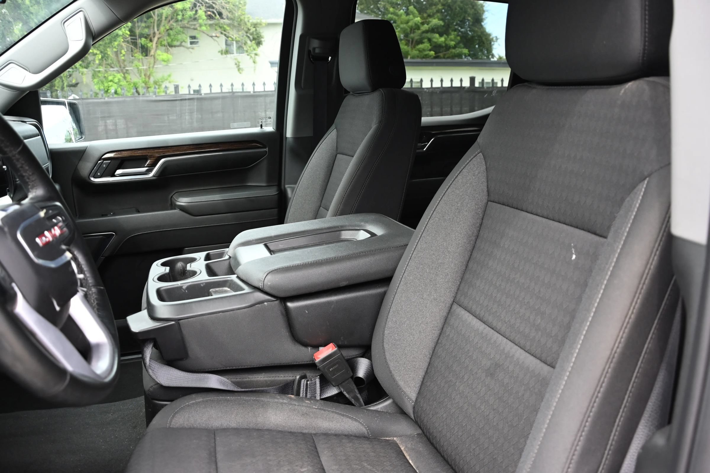 Used 2024 GMC Sierra 1500 SLE w/ Preferred Package RWD image 11