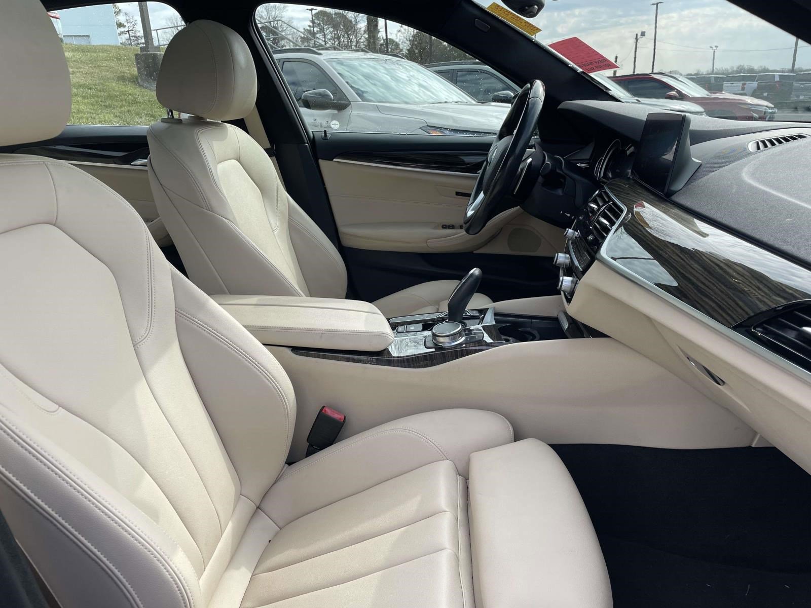 Used 2019 BMW 530e w/ Convenience Package image 12