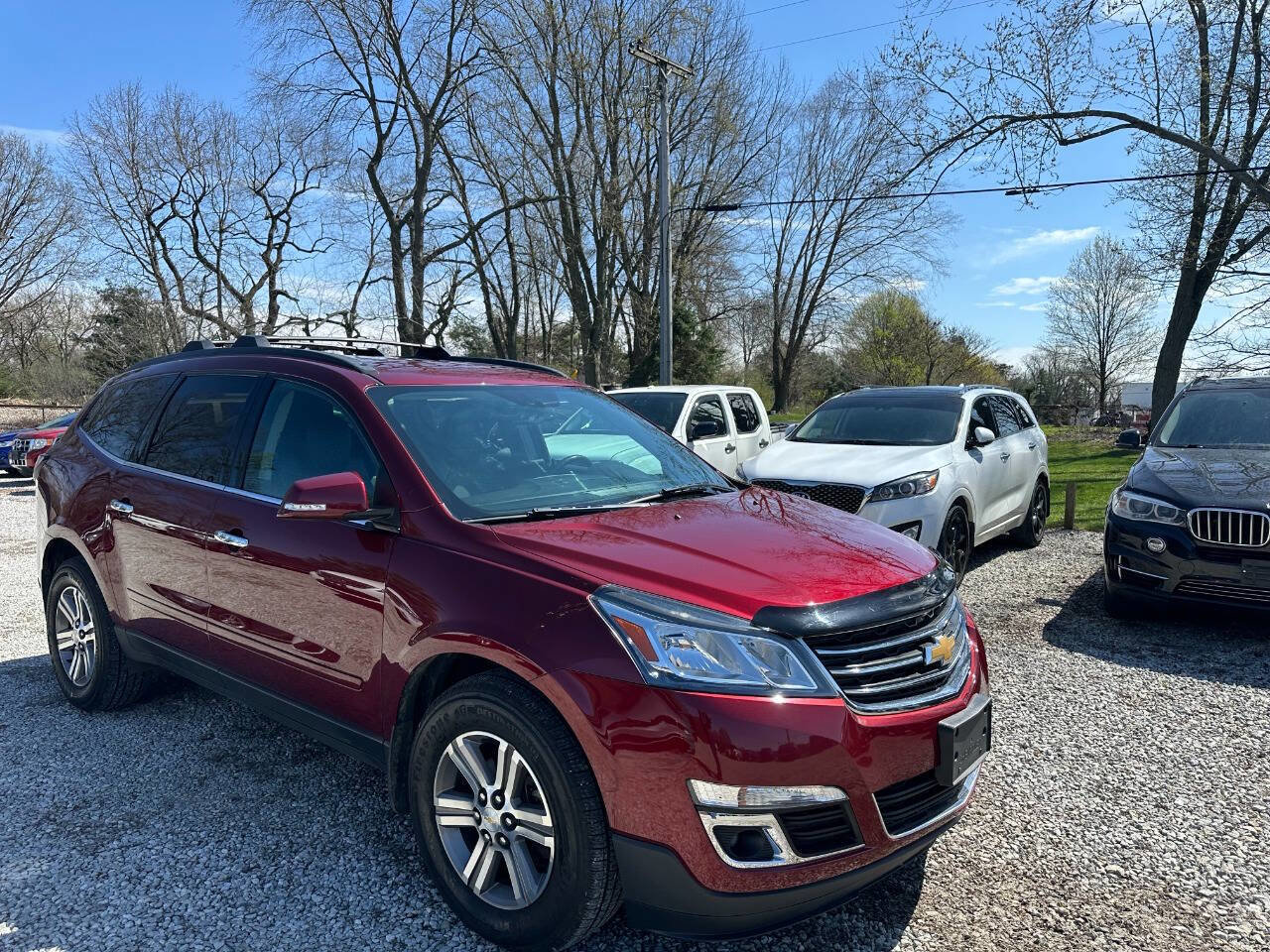 Used 2017 Chevrolet Traverse LT image 3