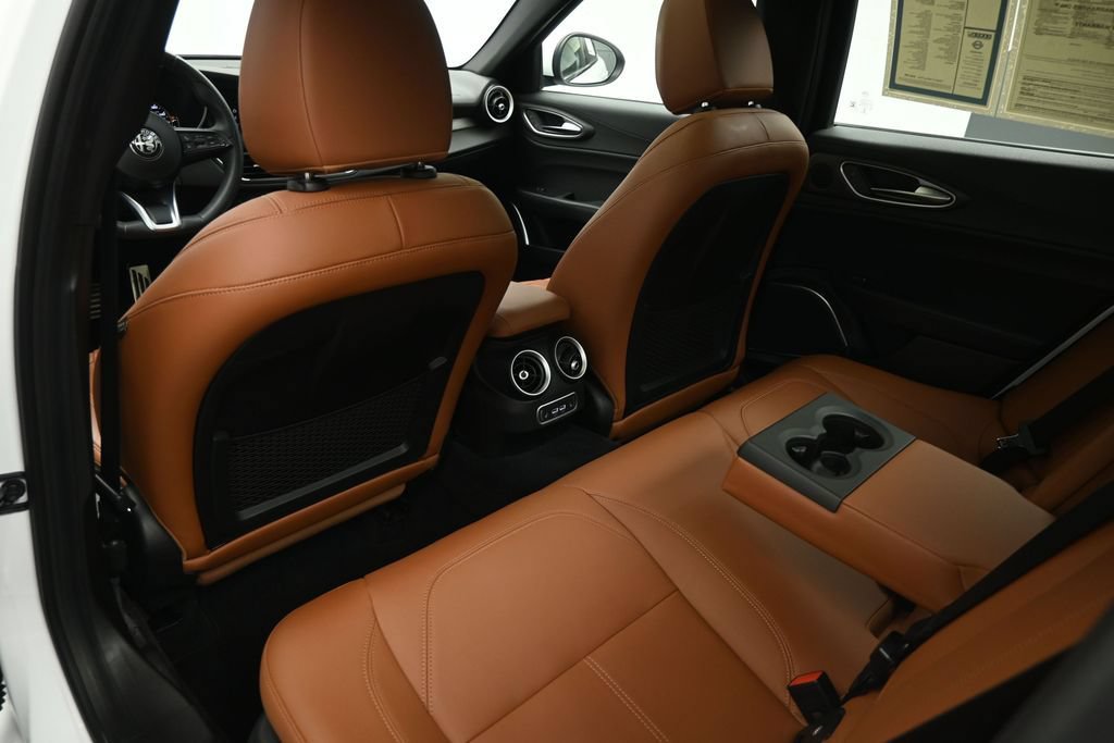 Used 2022 Alfa Romeo Giulia Ti RWD image 19