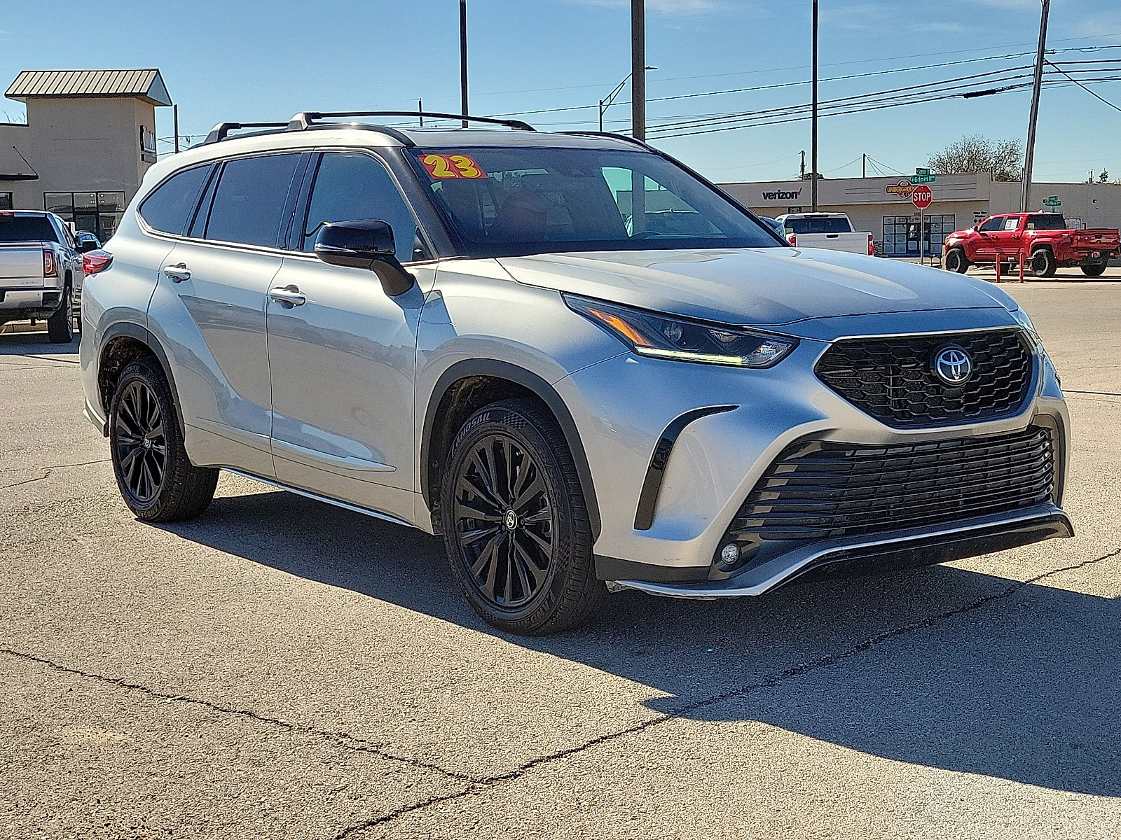 Used 2023 Toyota Highlander XSE image 6