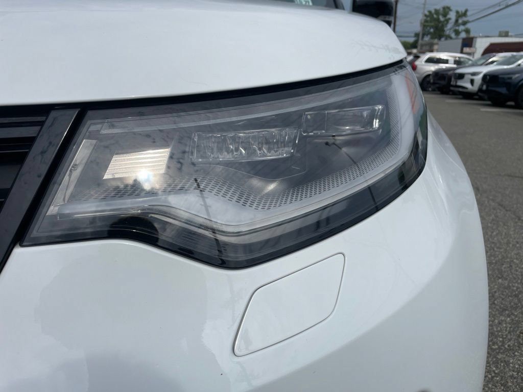 Used 2023 Land Rover Discovery S R-Dynamic AWD/4WD image 9