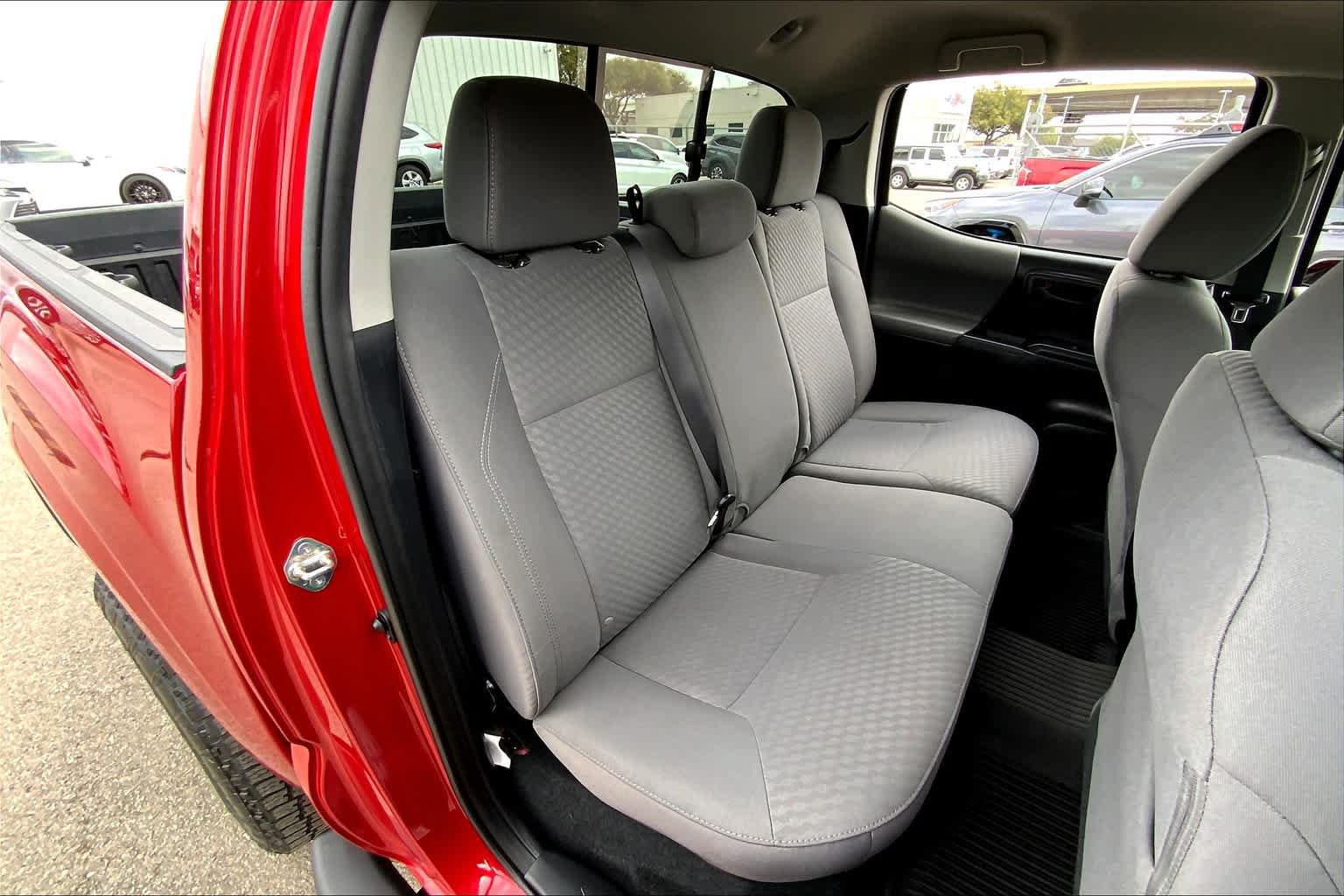 Used 2020 Toyota Tacoma SR w/ SR Convenience Package RWD image 18