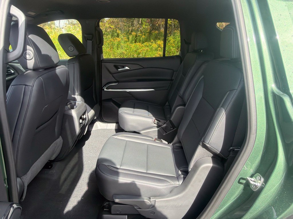 New 2027 Chevrolet Traverse LT AWD/4WD image 32