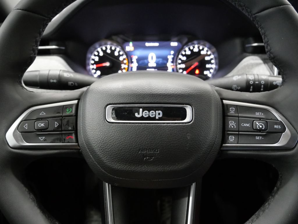 Used 2023 Jeep Compass Latitude AWD/4WD image 15