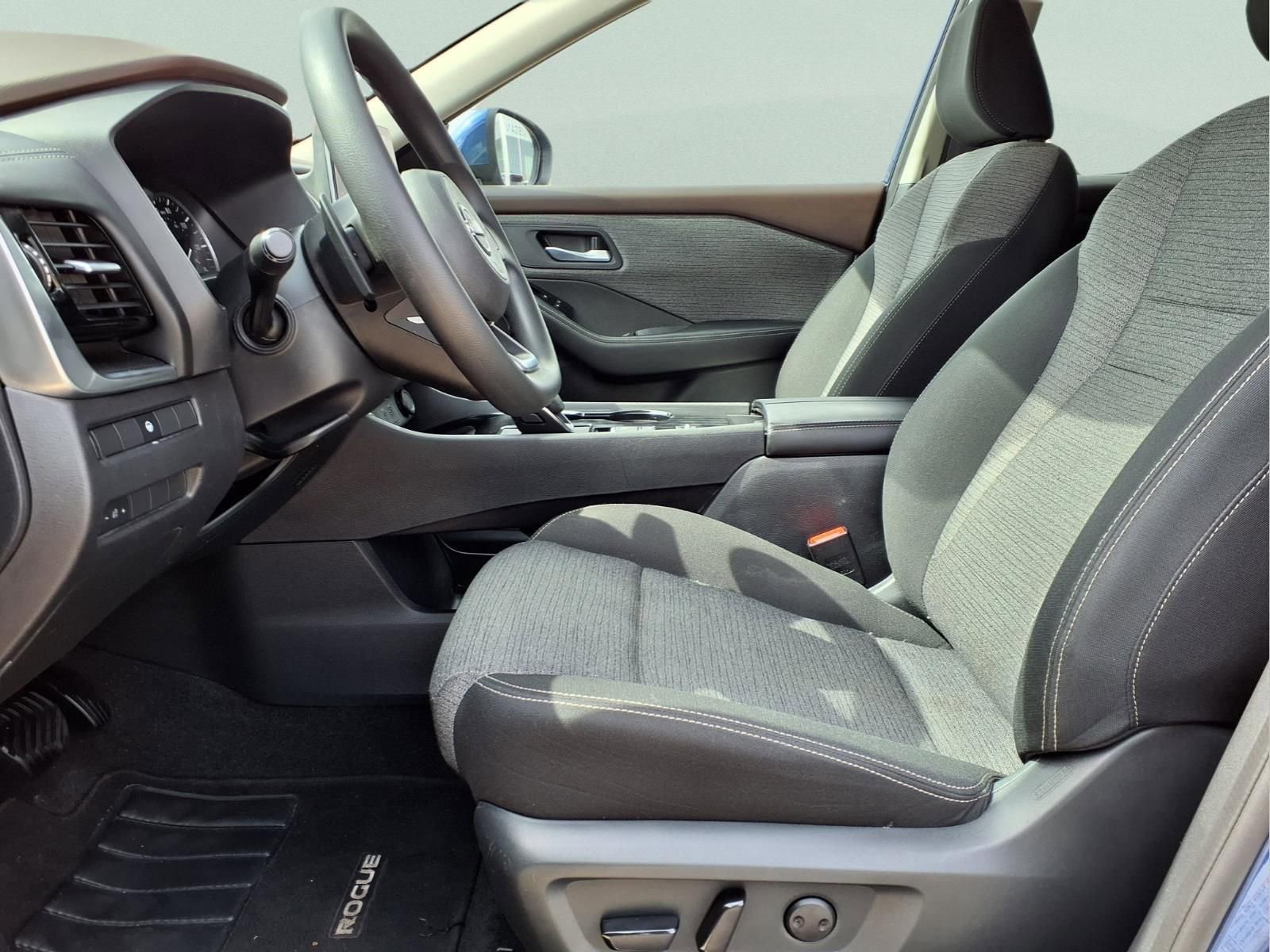 Used 2022 Nissan Rogue SV image 11