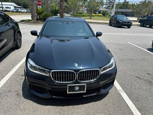 Used 2017 BMW 750i xDrive AWD/4WD image 2