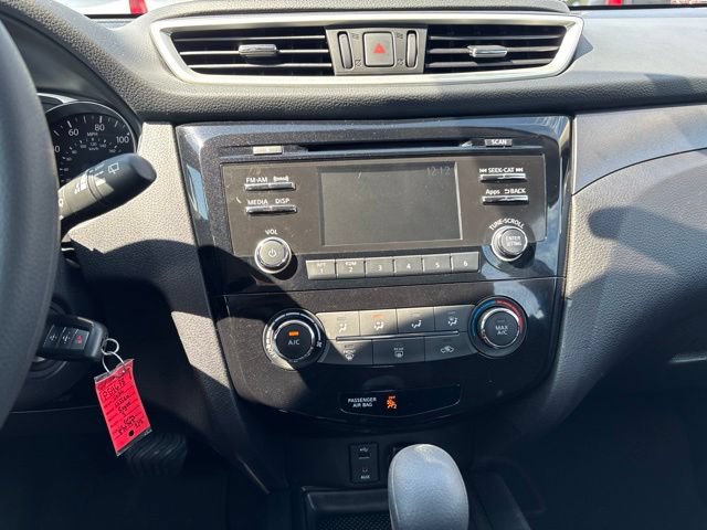 Used 2016 Nissan Rogue S AWD/4WD image 18