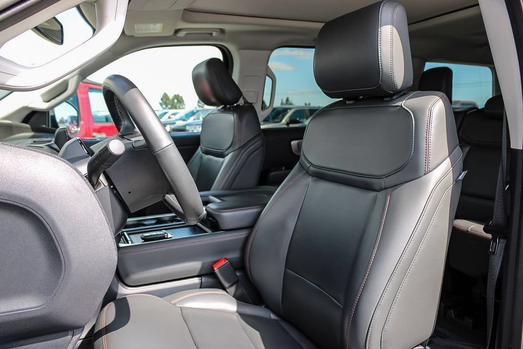 Used 2025 Ford Expedition Active AWD/4WD image 18