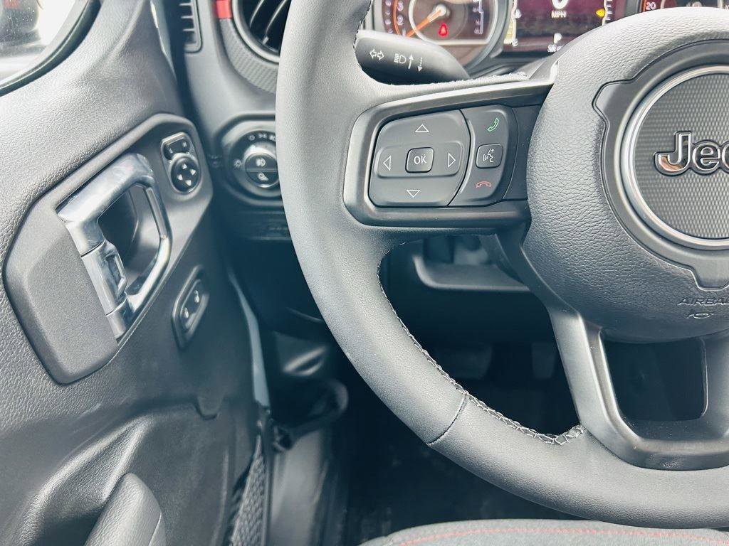 New 2025 Jeep Gladiator Rubicon image 14