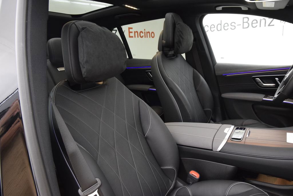 New 2026 Mercedes-Benz EQS 550 4MATIC SUV image 17