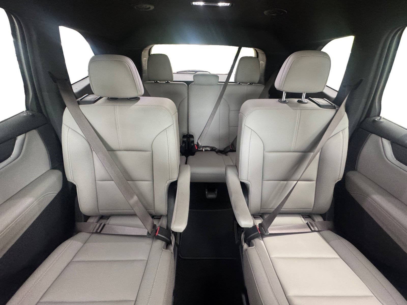 Certified 2026 GMC Acadia Elevation w/ Elevation Premium Package FWD image 17
