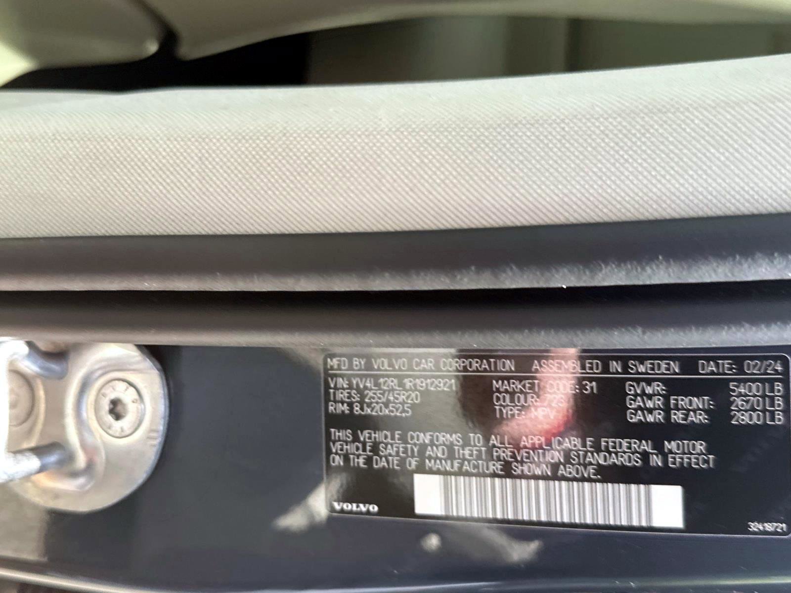 Certified 2024 Volvo XC60 B5 Plus image 33