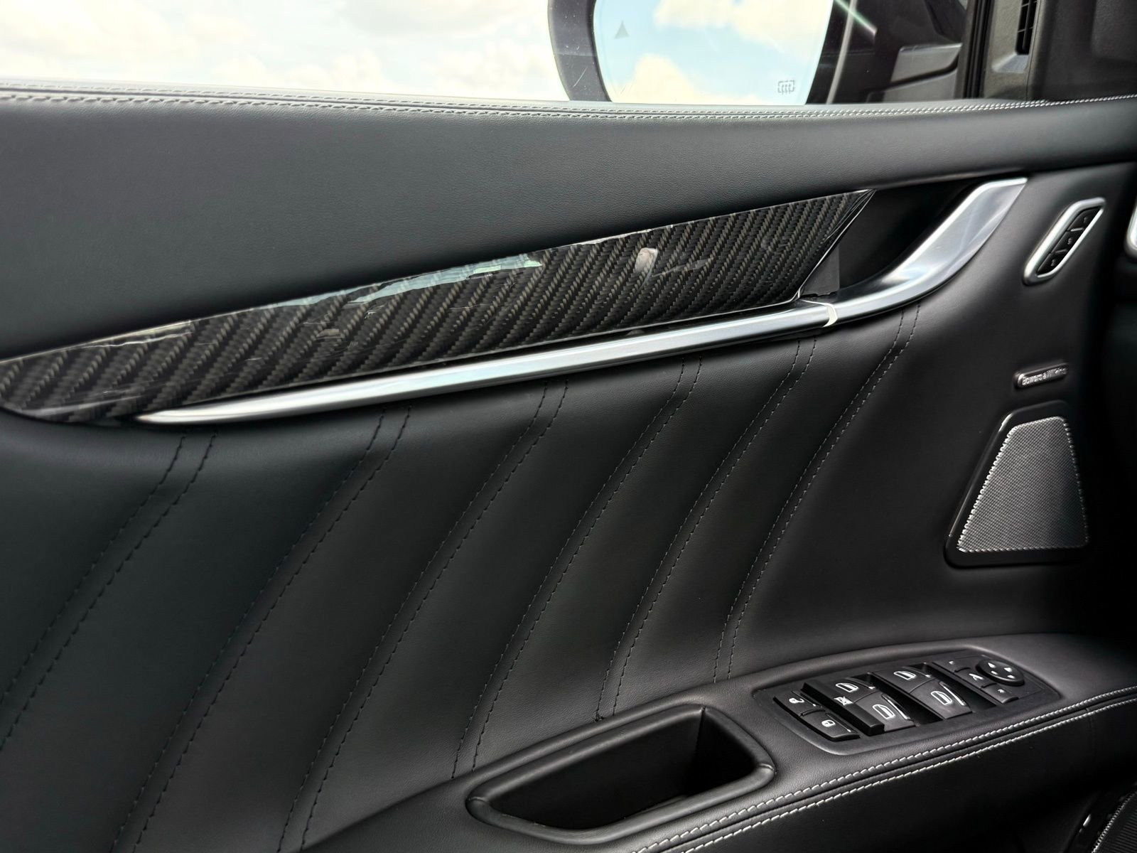 Used 2021 Maserati Ghibli Trofeo image 25