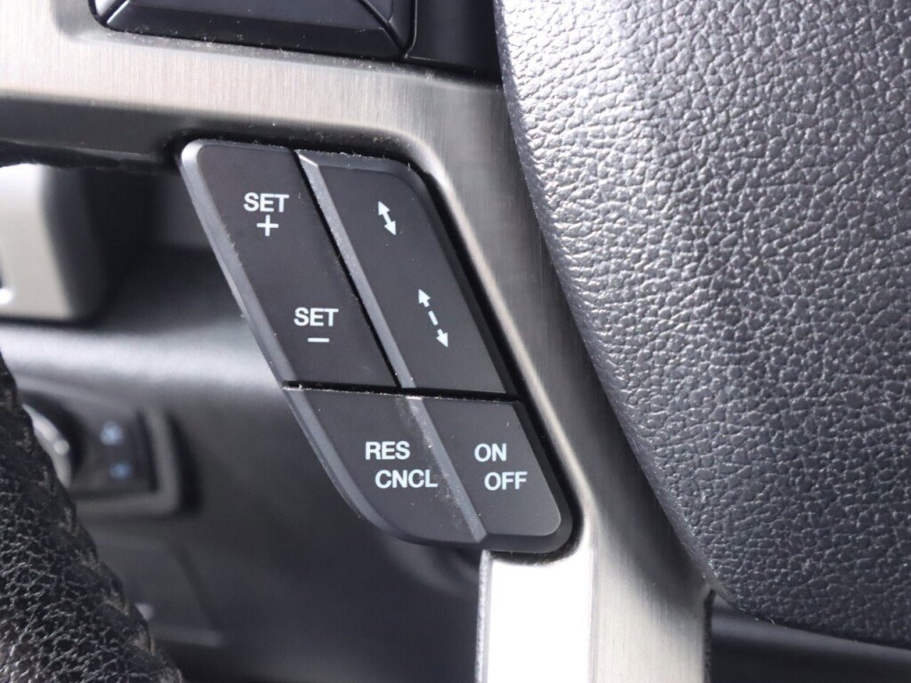 Used 2015 Ford F150 Platinum w/ Equipment Group 701A Luxury image 15