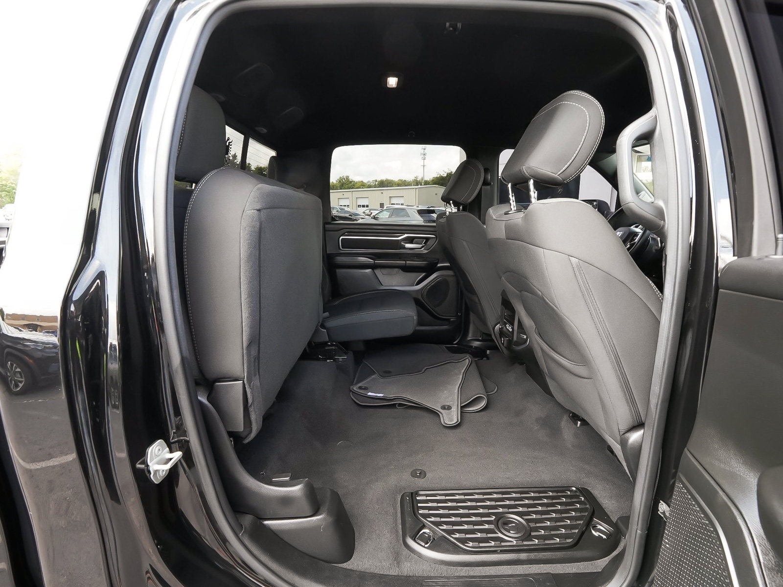 Used 2025 RAM 1500 Big Horn AWD/4WD image 37