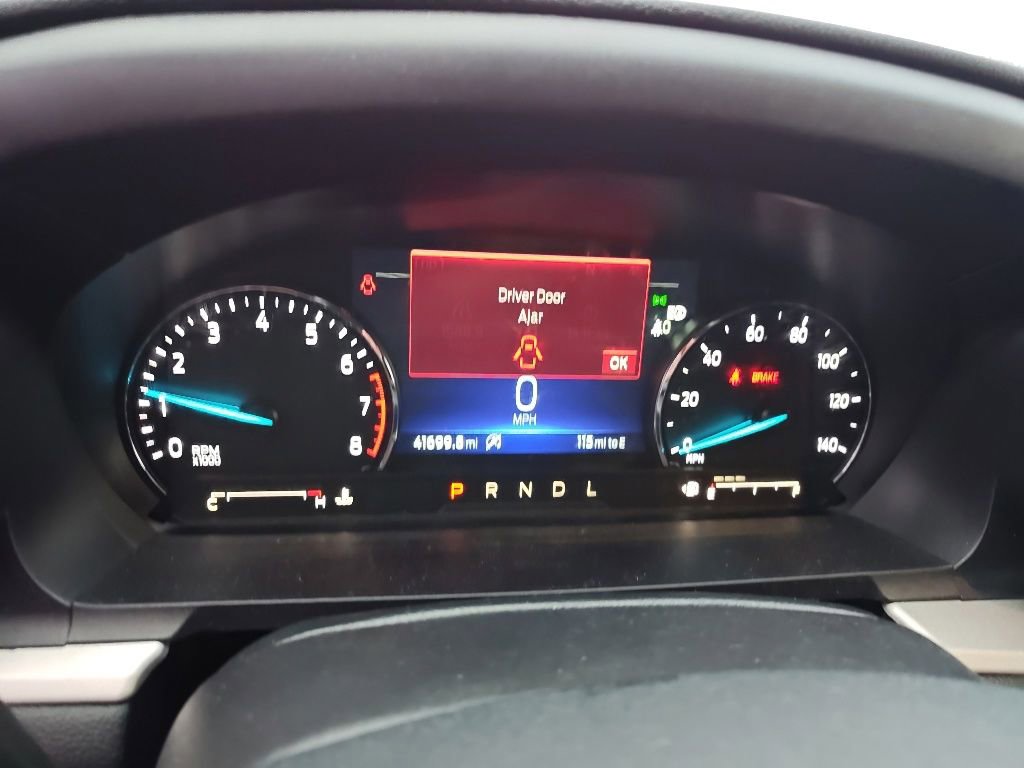 Used 2024 Ford Explorer XLT AWD/4WD image 8