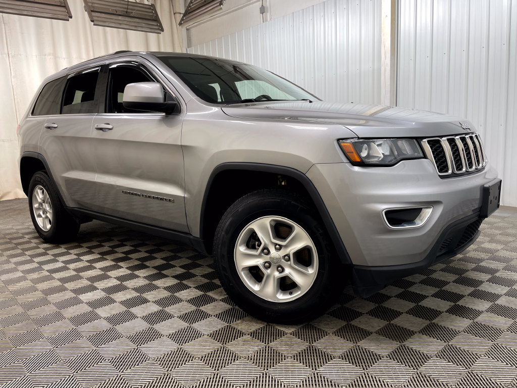 Used 2017 Jeep Grand Cherokee Laredo w/ Quick Order Package 23E AWD/4WD image 44