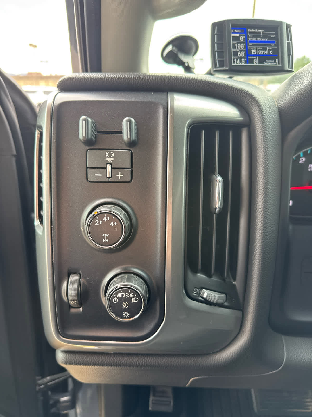 Used 2015 Chevrolet Silverado 3500 LT w/ LT Convenience Package AWD/4WD image 17