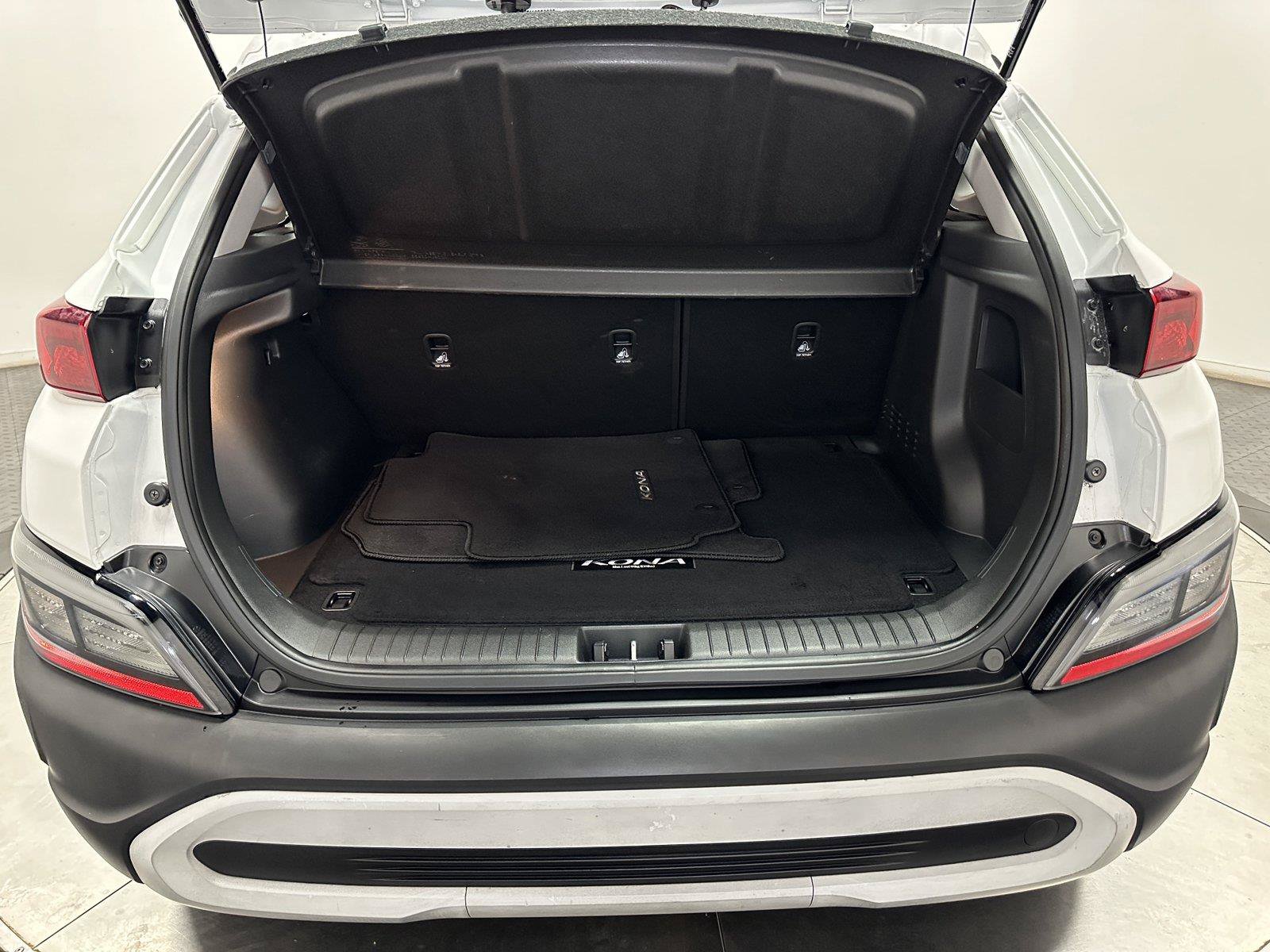 Used 2022 Hyundai Kona SE w/ Cargo Package AWD/4WD image 32