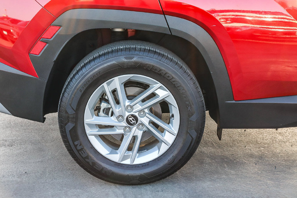 Used 2025 Hyundai Tucson SE FWD image 4